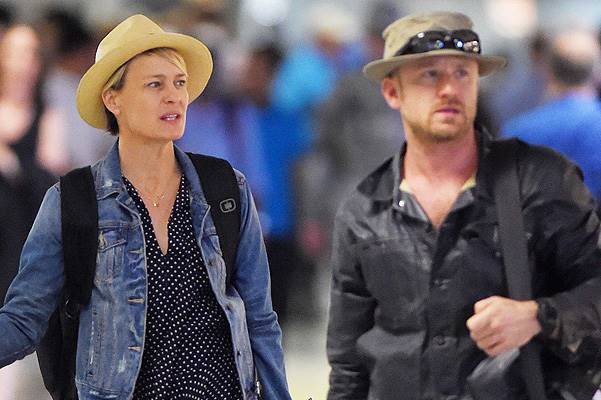 EXCLUSIVE: Robin Wright and fiance Ben Foster take a train out of New York in Penn Station