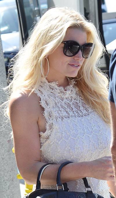 EXCLUSIVE: Jessica Simpson looking very fashionable and in shape as she leaves a meeting with the event planners for her upcoming wedding in Los Angeles, CA *PREMIUM RATES APPLY*