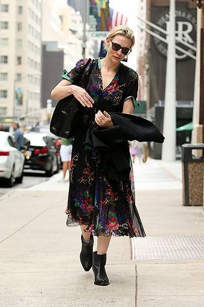 Cate Blanchett arrives at the stage door for a rehearsal of 'The Maids' at New York City Theatre on August 3, 2014 in New York City