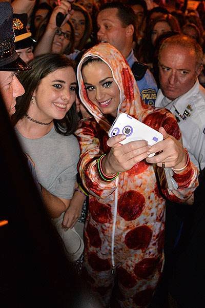 Katy Perry arrives at the famous 'Rocky' steps outside the Philadelphia Art Museum after performing her 2nd sold out concert at the Wells Fargo Center Featuring: Katy Perry Where: Philadelphia, Pennsylvania, United States When: 05 Aug 2014 Credit: Hugh D