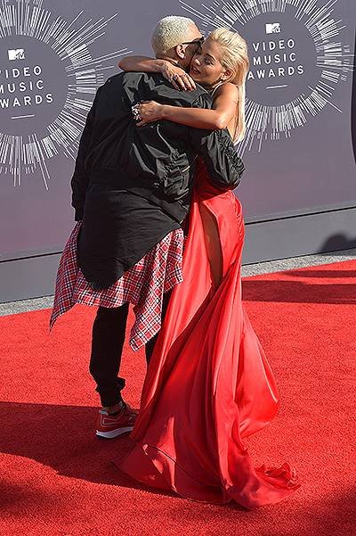 Celebrities walk the red carpet at the 2014 MTV Video Music Awards
