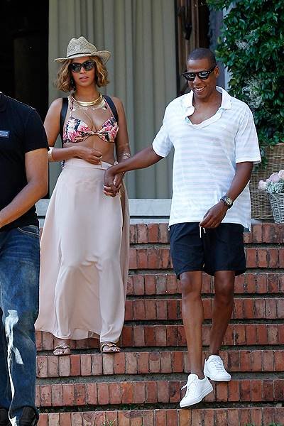 Beyonce and Jay Z in Portofino with their daughter