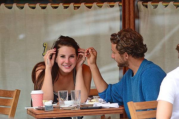 EXCLUSIVE: Lana Del Rey kisses her boyfriend Francesco Carrozzini at lunch in NYC