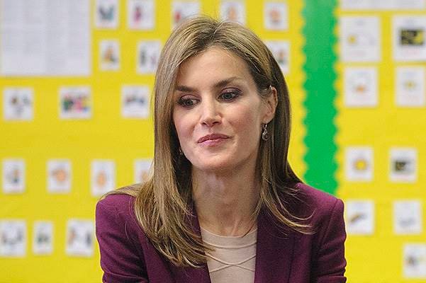 Queen Letizia Visits Dos Puentes Elementary School